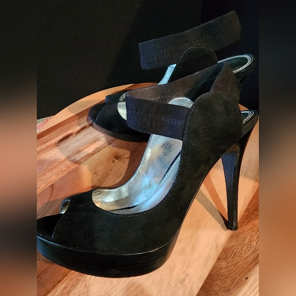 Baker 4 1/2 " heel, 1" platform, open toe, leather upper black suede - Picture 8 of 11